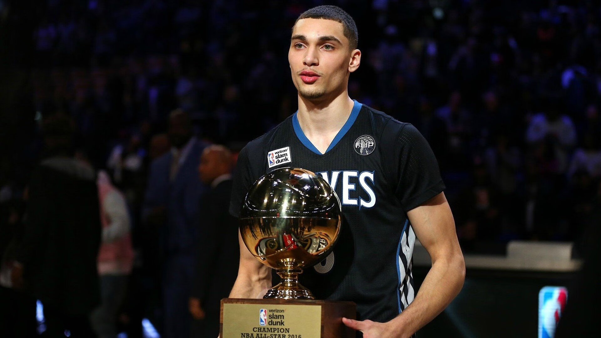 F1街道赛之夜，杜兰特持续制造杀伤